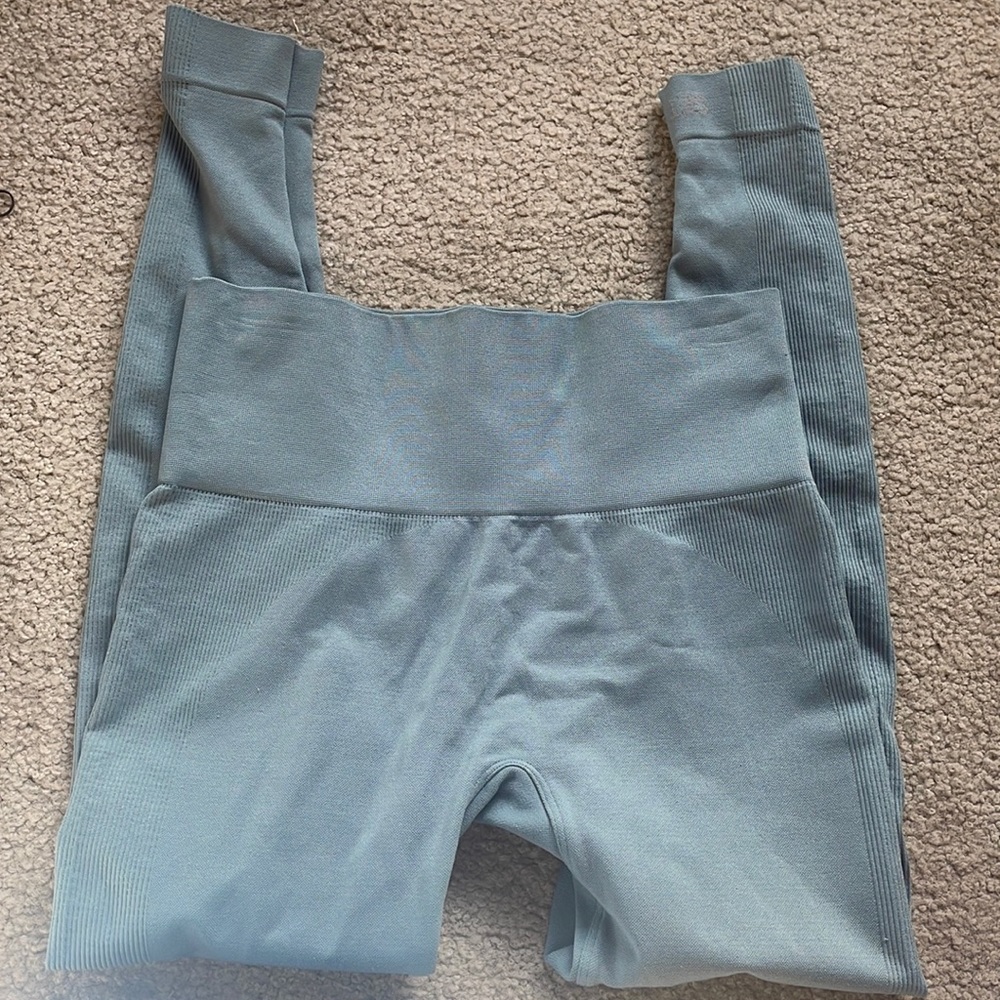 SET ACTIVE legging by Madelyn Cline. GUC. Medium. Mist.